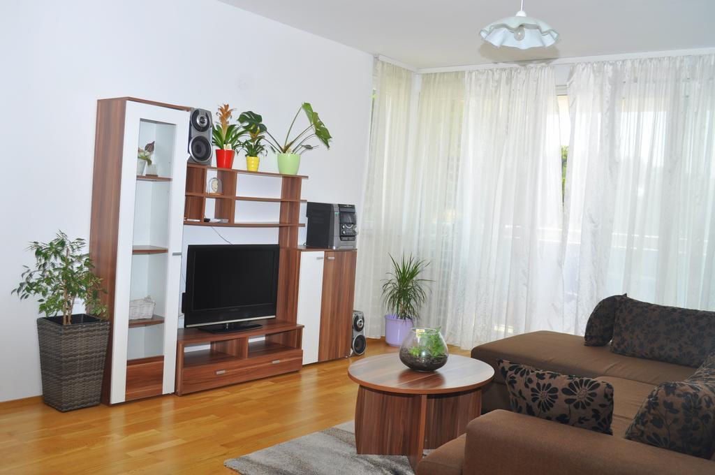 Apartment Kristijan Макарска Экстерьер фото